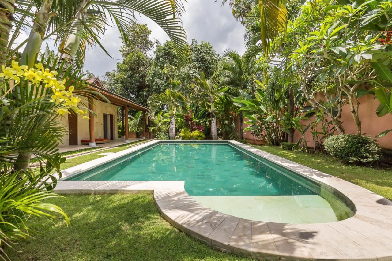 Villa Pilou Boutique Hotel Танах Лот Экстерьер фото