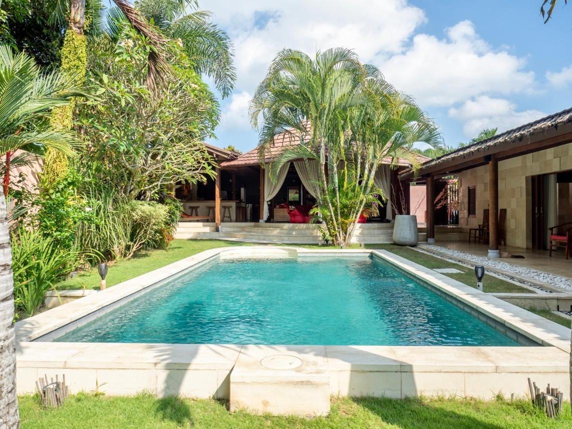 Villa Pilou Boutique Hotel Танах Лот Экстерьер фото