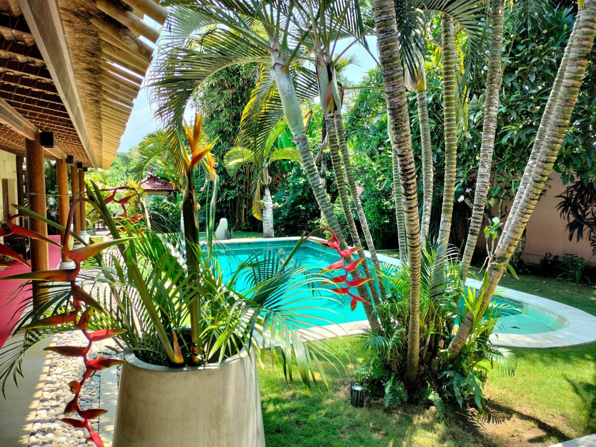Villa Pilou Boutique Hotel Танах Лот Экстерьер фото